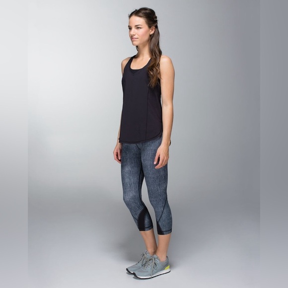 Lululemon Run Inspire Crop II Black Sport Legging’s Size 4 - Picture 4 of 15